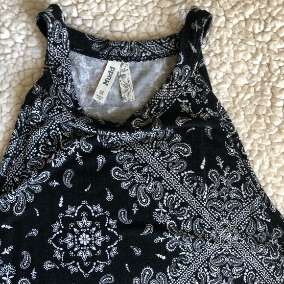 Set of Two Juniors High Neck Tank Tops - Picture 5 of 6